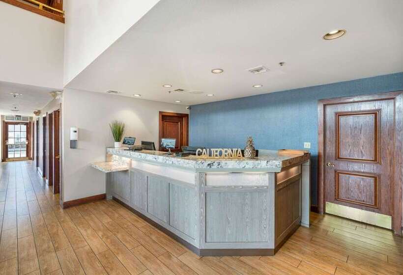 Отель Chase Suites Brea Fullerton   North Orange County