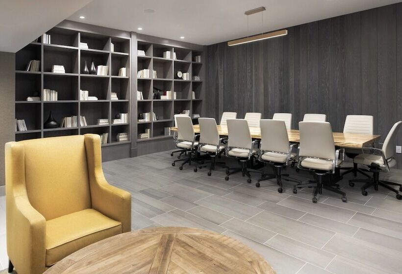 Delta Hotels By Marriott Seattle Everett