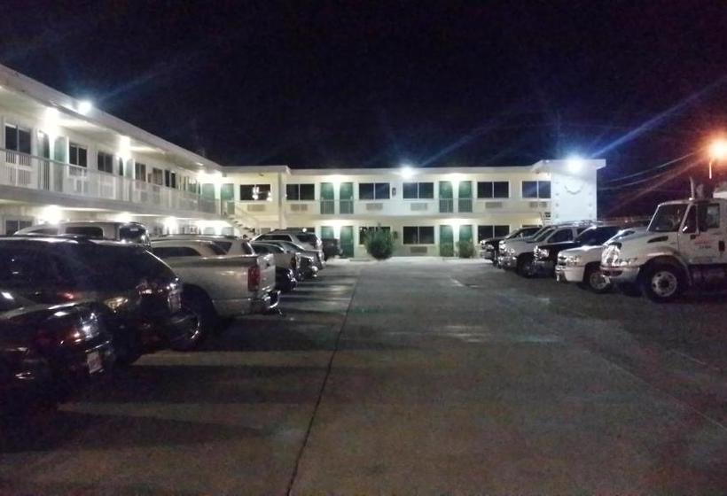 فندق Desert Mirage Inn & Suites