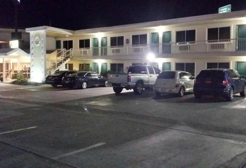 فندق Desert Mirage Inn & Suites