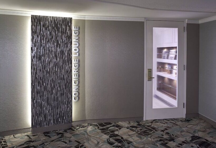 هتل Detroit Marriott At The Renaissance Center