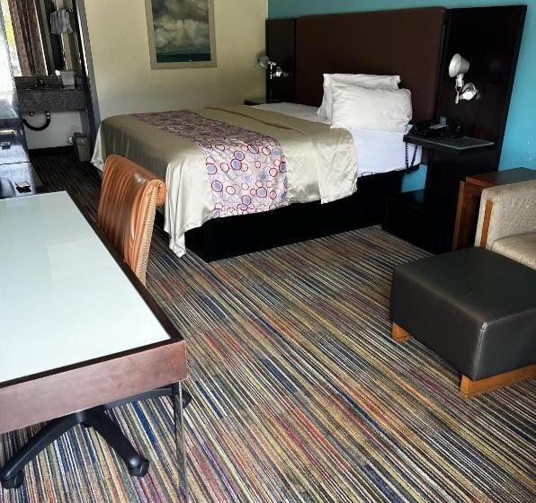 בית מלון כפרי Discovery Inn Lafayette