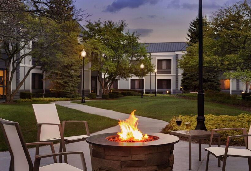 בית מלון כפרי Doubletree By Hilton  Detroit  Novi