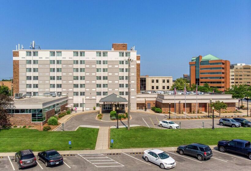 فندق Doubletree By Hilton Neenah