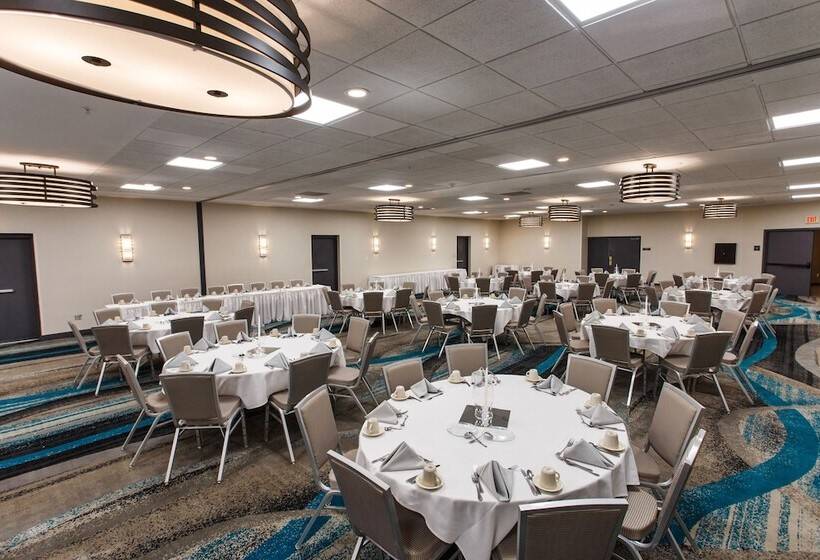 هتل Doubletree By Hilton Neenah