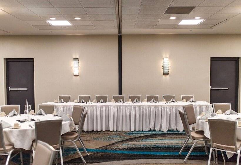 فندق Doubletree By Hilton Neenah