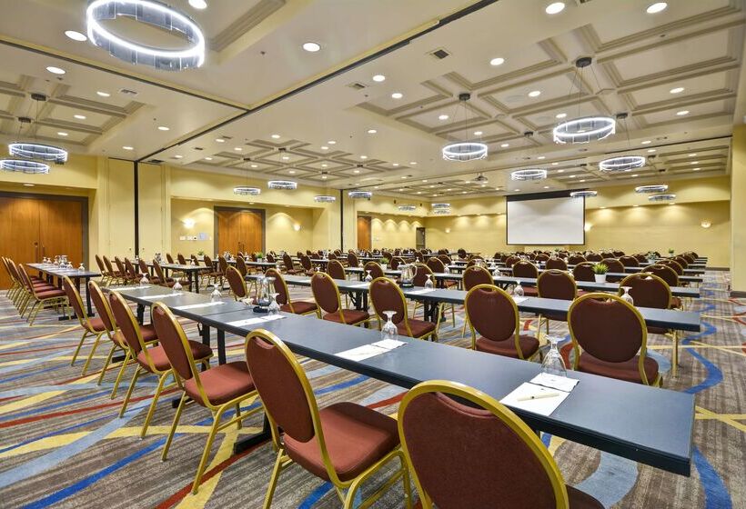 فندق Doubletree By Hilton Phoenix North