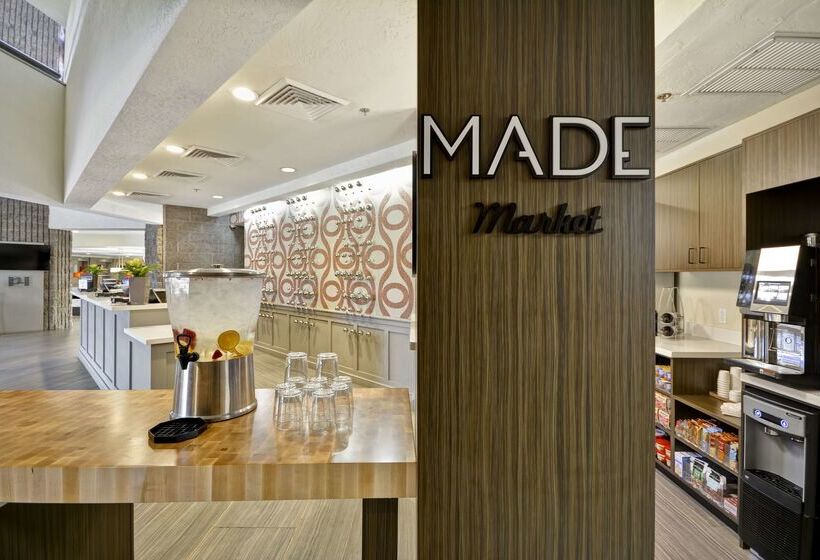 فندق Doubletree By Hilton Phoenix North