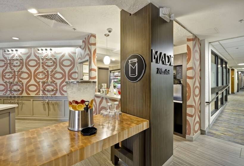 فندق Doubletree By Hilton Phoenix North