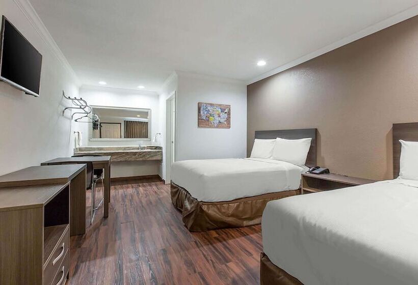 호텔 Baymont By Wyndham Bakersfield