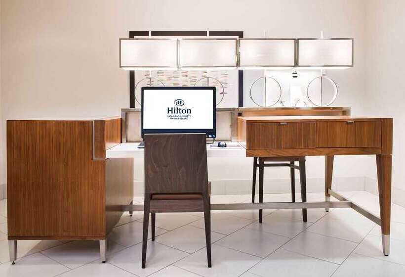 هتل Hilton San Diego Airport/harbor Island
