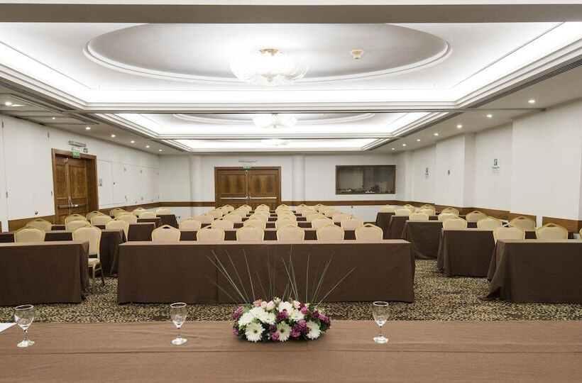 هتل Holiday Inn Montevideo, An Ihg