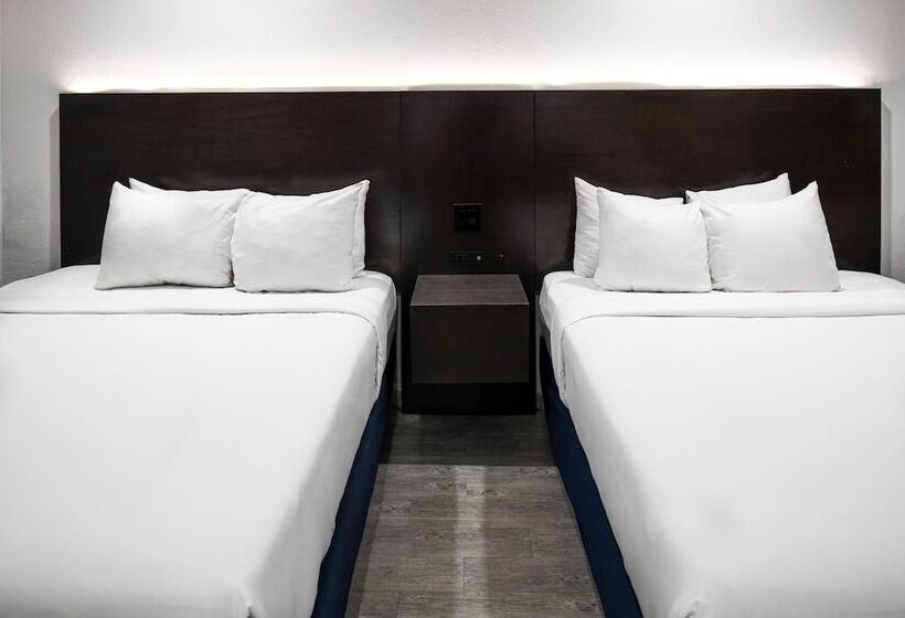 هتل Hollywood Inn Express Lax