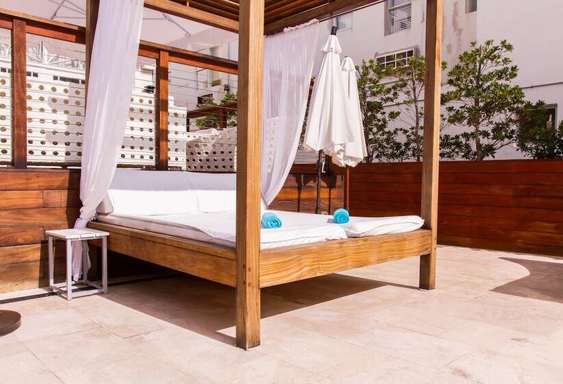هتل Marseilles Beachfront