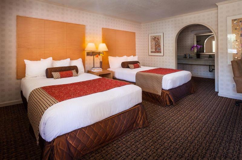 בית מלון כפרי Menlo Park Inn