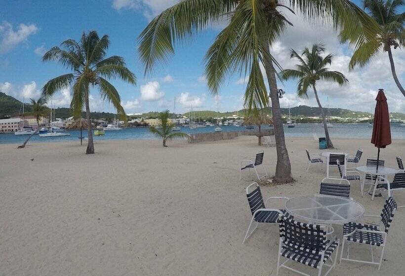 هتل On The Cay