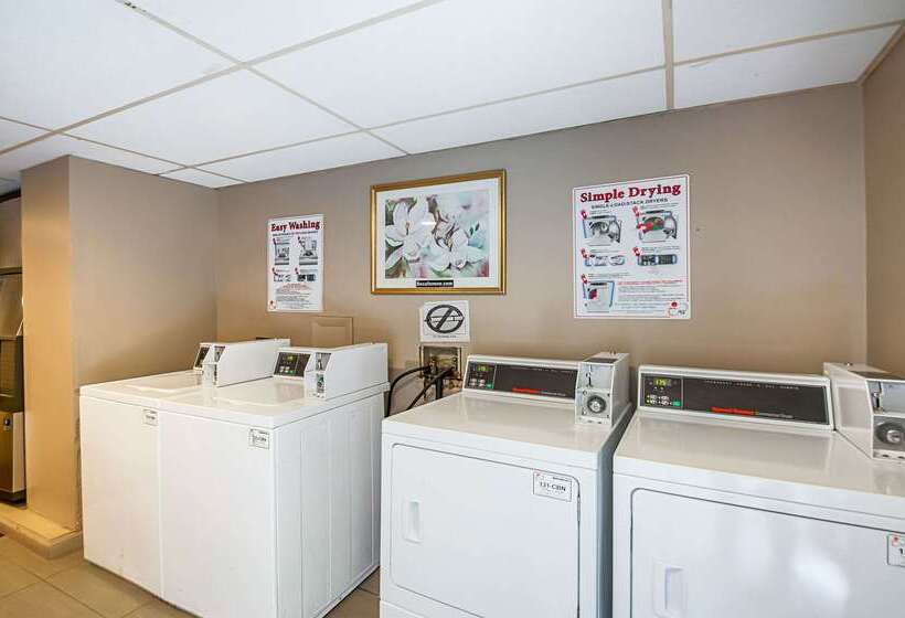 בית מלון כפרי Quality Inn Near Potomac Mills