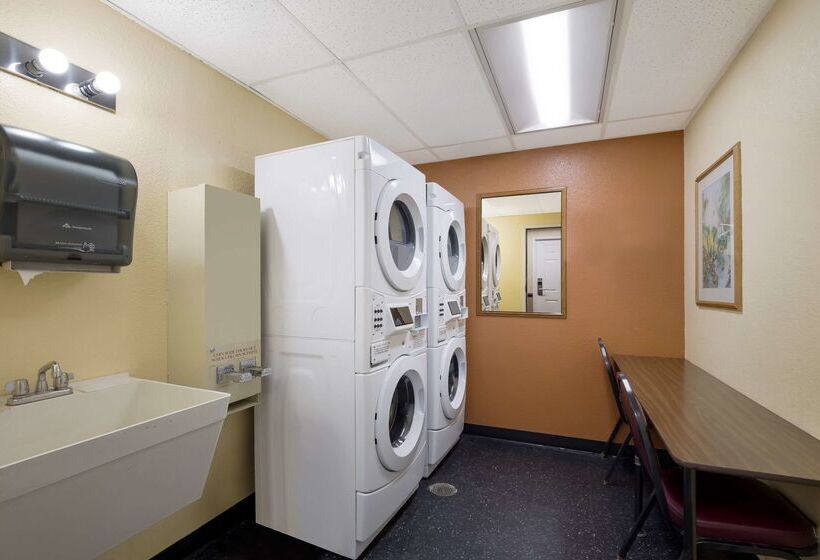 هتل Quality Inn & Suites Medford Airport