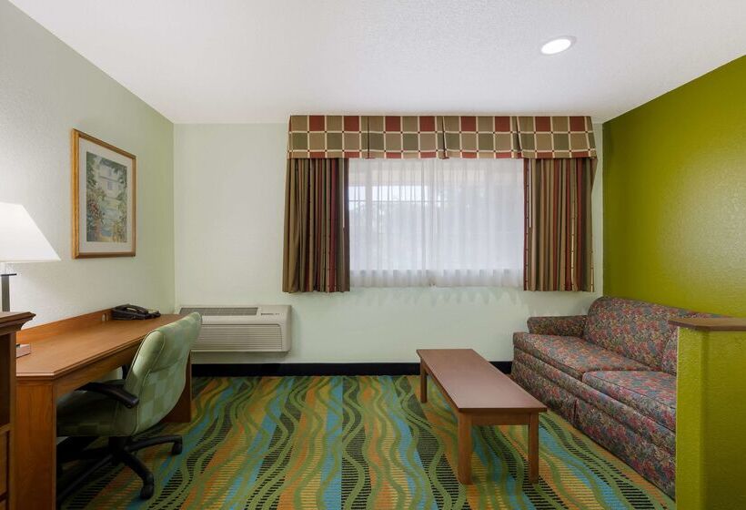هتل Quality Inn & Suites Medford Airport
