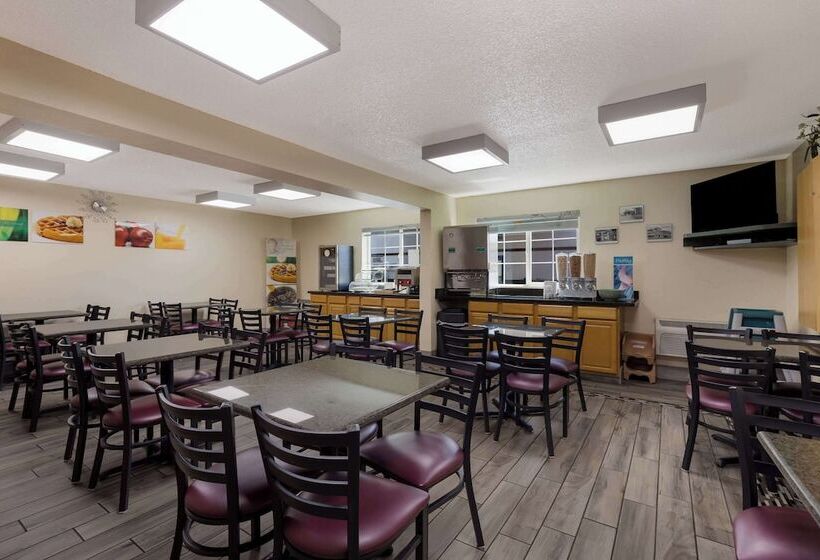 هتل Quality Inn & Suites Medford Airport