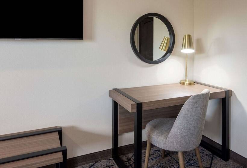 فندق Ramada By Wyndham Modesto Yosemite Area