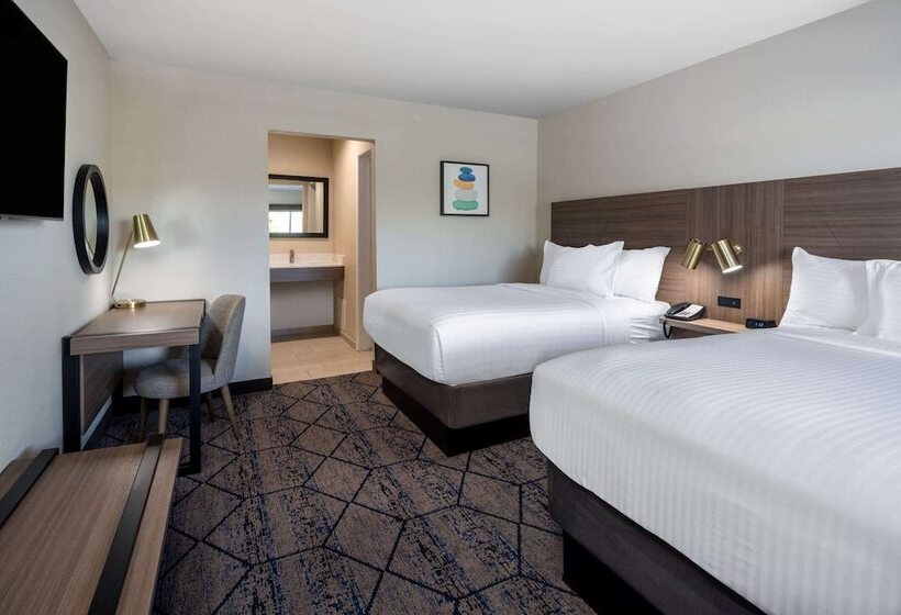 فندق Ramada By Wyndham Modesto Yosemite Area