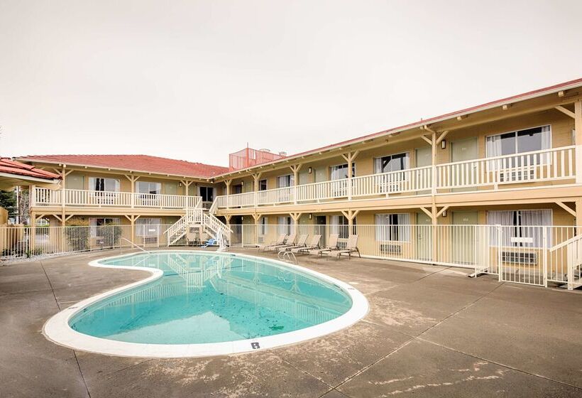 هتل Red Lion Inn & Suites Redding