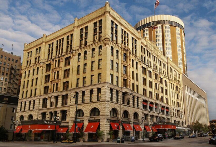 هتل The Pfister