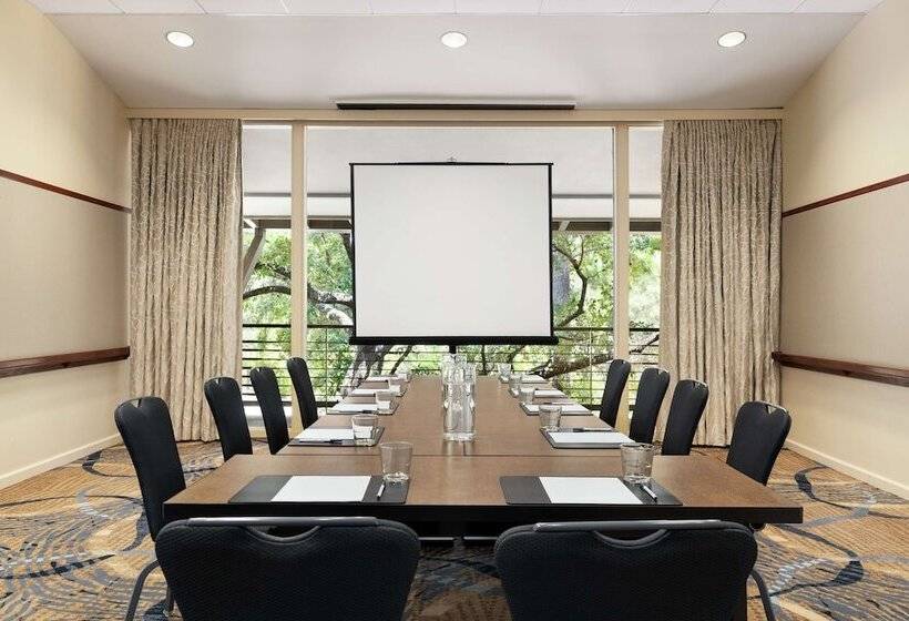 هتل The Woodlands Resort, Curio Collection By Hilton