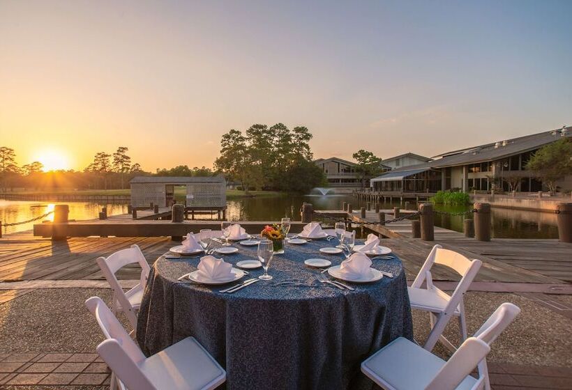هتل The Woodlands Resort, Curio Collection By Hilton