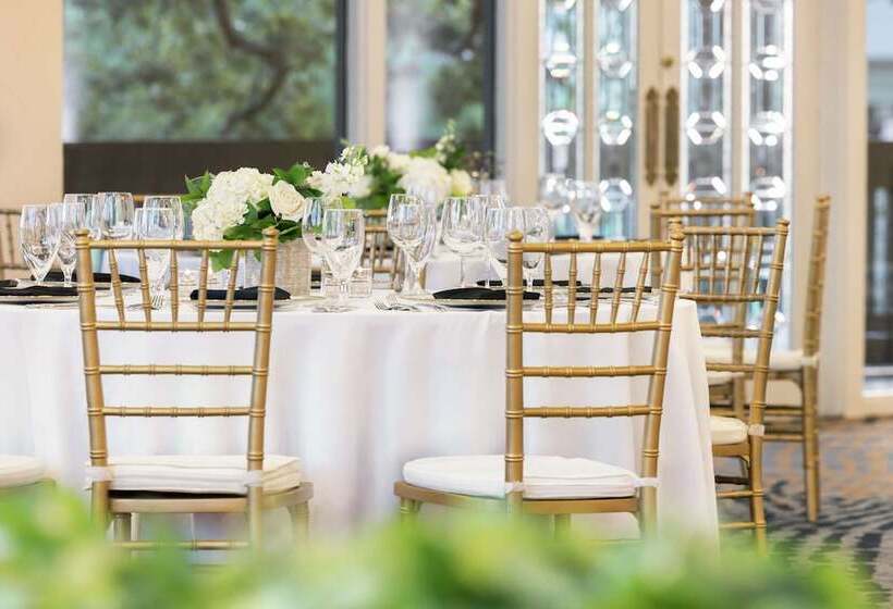 هتل The Woodlands Resort, Curio Collection By Hilton