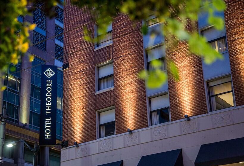Отель Theodore