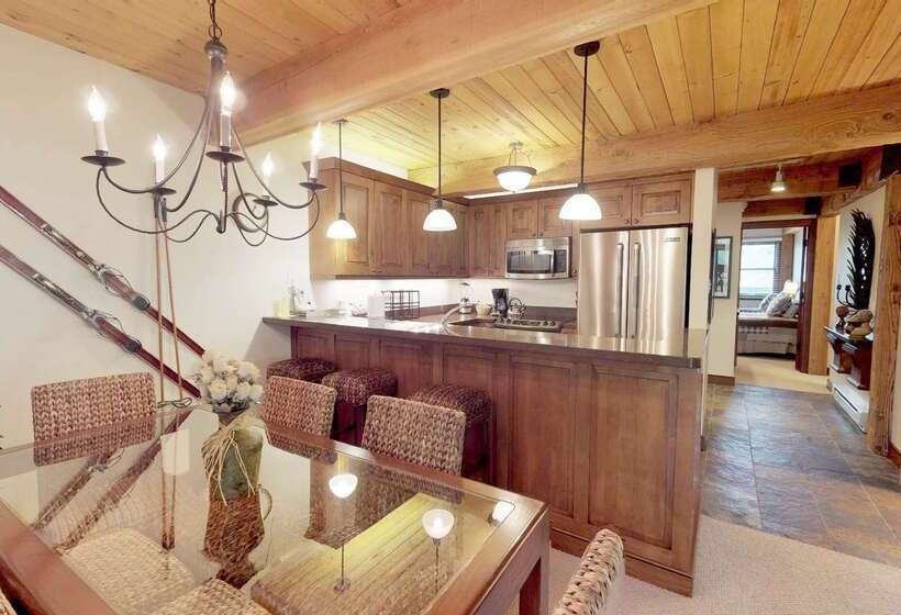 هتل Top Of The Village   Coraltree Residence Collection
