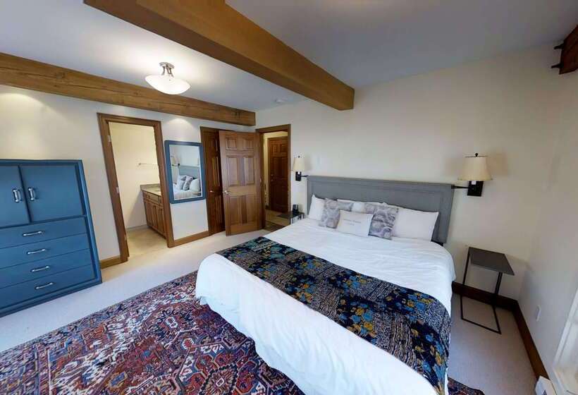 هتل Top Of The Village   Coraltree Residence Collection