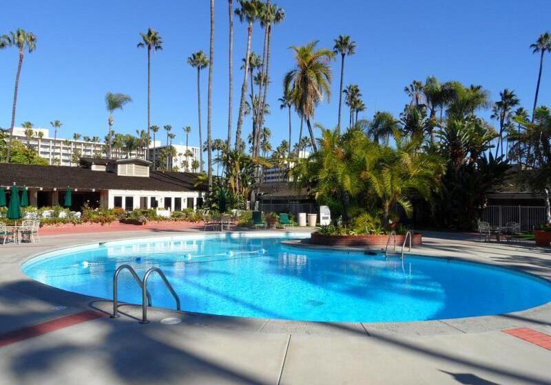 هتل Town And Country San Diego