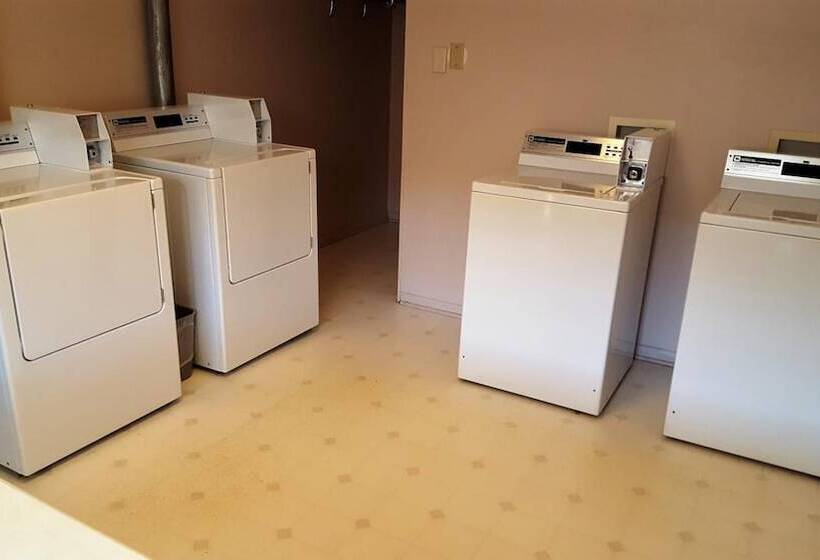 Travelers Lodge Motel Marshall