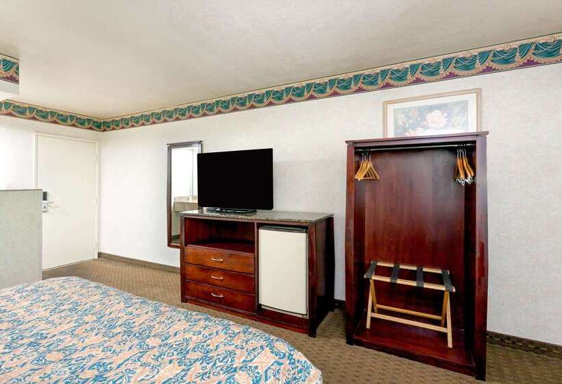 호텔 Travelodge By Wyndham Long Beach Convention Center