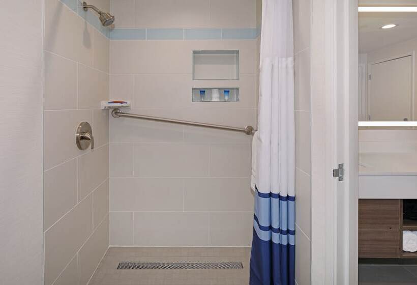 ホテル Tropicana Inn And Suites