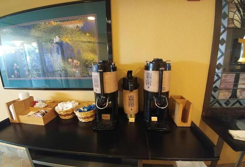 فندق Quality Inn West Lafayette   University Area