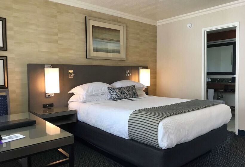 בית מלון כפרי West Beach Inn, A Coast