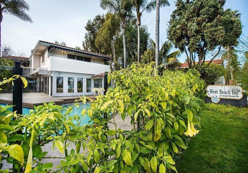 בית מלון כפרי West Beach Inn, A Coast