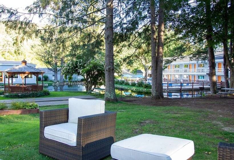 هتل Woodwards White Mountain Resort Bw Signature Collection