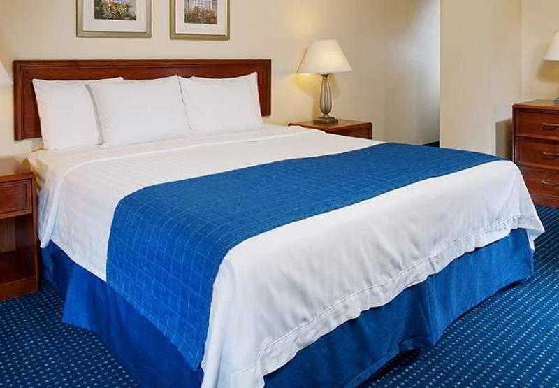 اقامتگاه Sonesta Es Suites Ann Arbor