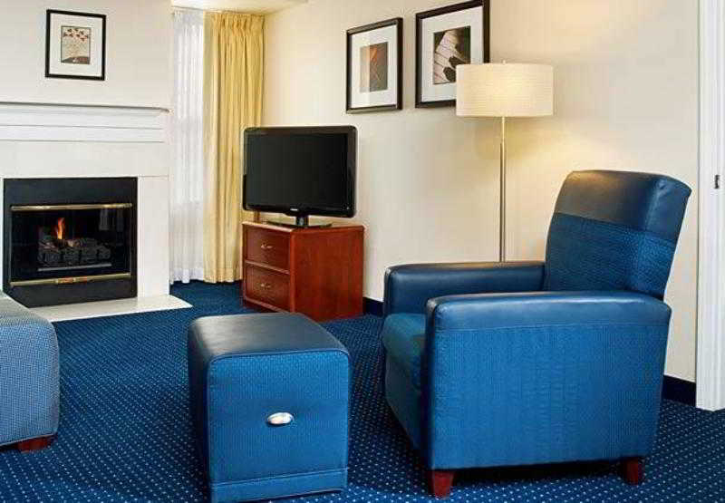 اقامتگاه Sonesta Es Suites Ann Arbor