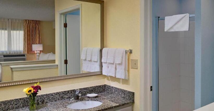 اقامتگاه Sonesta Es Suites Ann Arbor