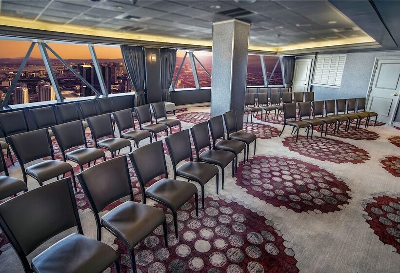استراحتگاه The Strat Hotel, Casino & Tower