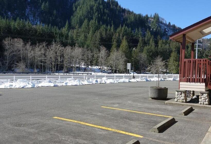 Seasons Motel