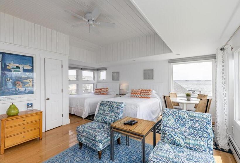 The Masthead Resort