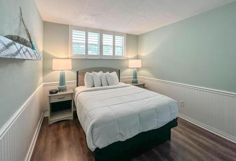 Thunderbird Beach Resort