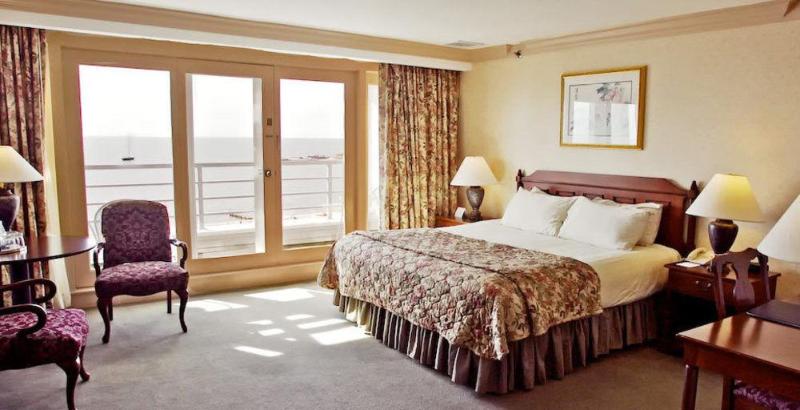 Water's Edge Resort & Spa